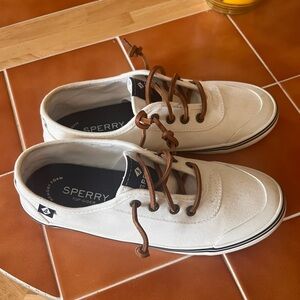 Sperry Women’s White Canvas Boat shoes